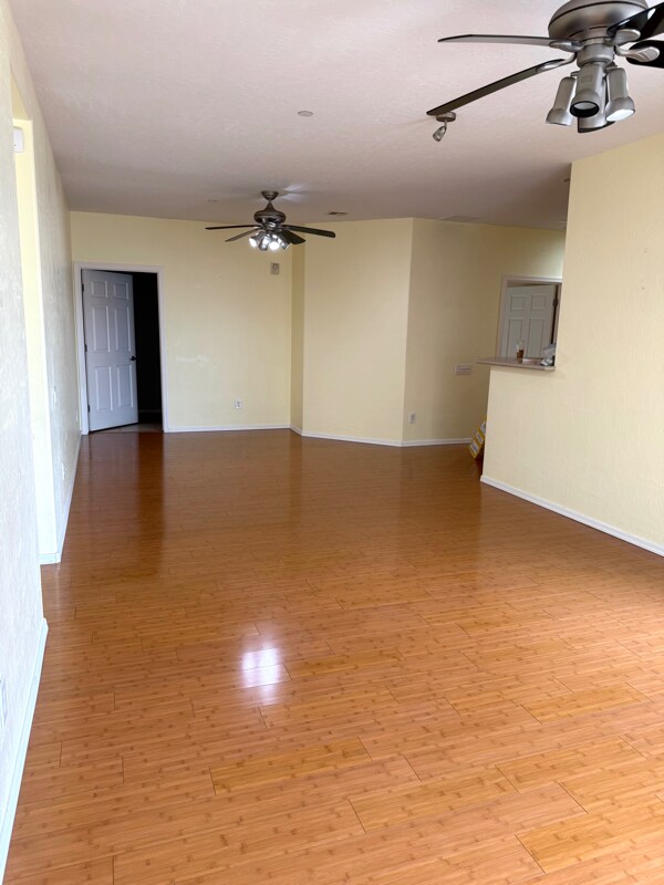 Foto del edificio - 6868 Sky Pointe Dr