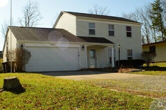 Building Photo - 2420 Deerwood Dr