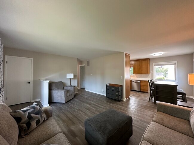 Building Photo - 4038 Forest Ave