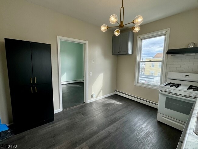 Foto del edificio - 318 Ampere Pkwy