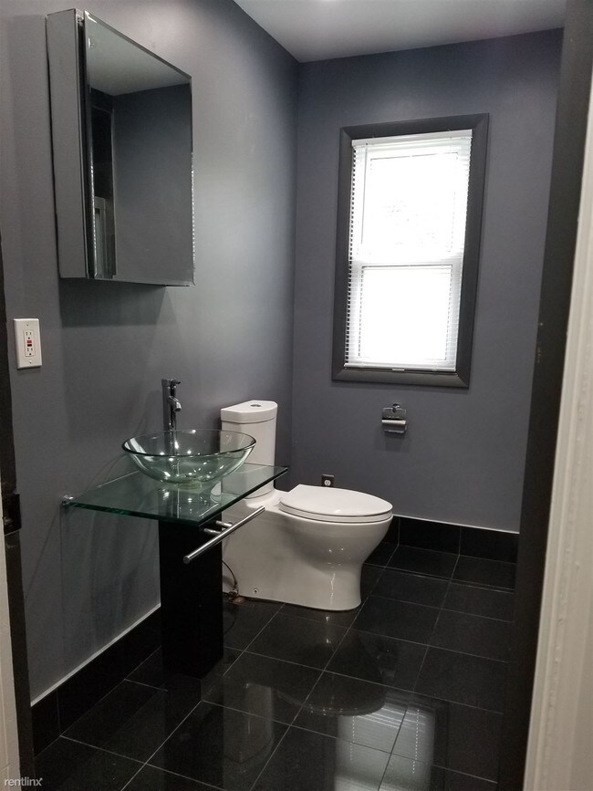 Foto del edificio - 3 br, 1 bath House - 4601 Clintonville Rd