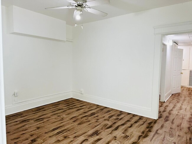 Building Photo - 7 E Clark St