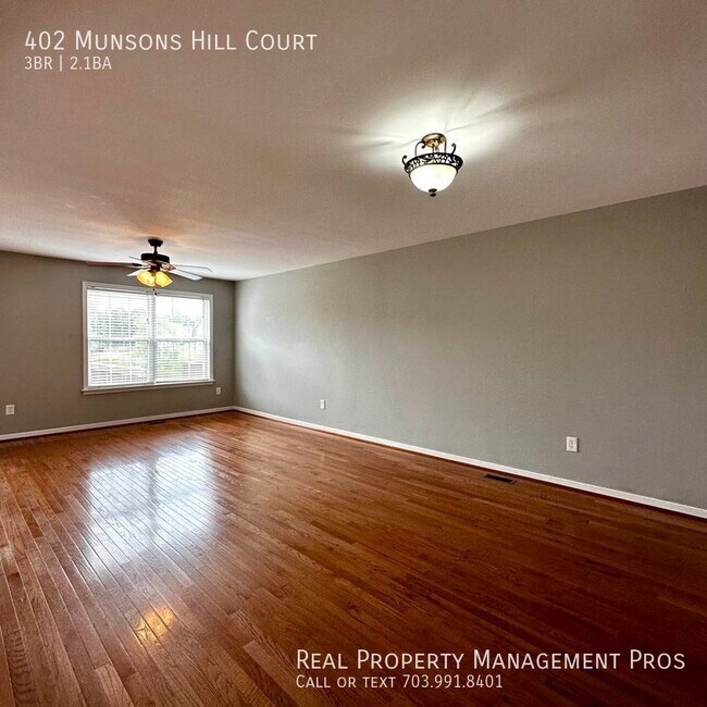 Building Photo - 3 Bed Townhome w/ Fenced backyard near I-95!