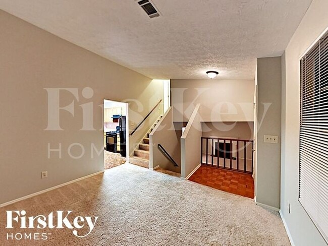 Foto del edificio - 1998 Glenwood Downs Dr