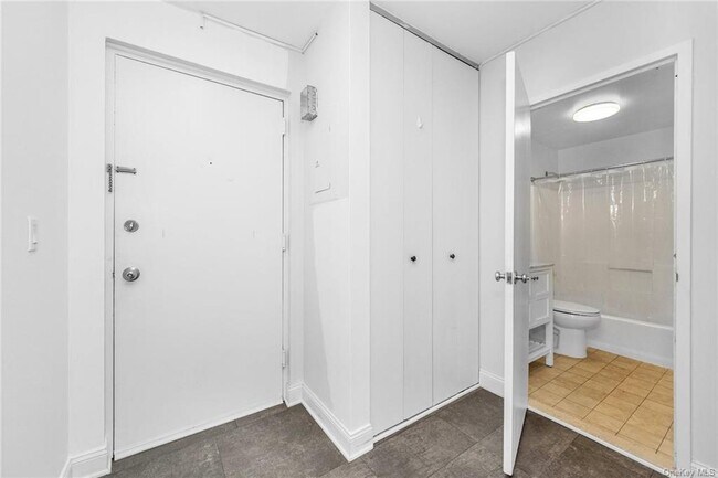 Foto del edificio - 400 Mt Pleasant Ave