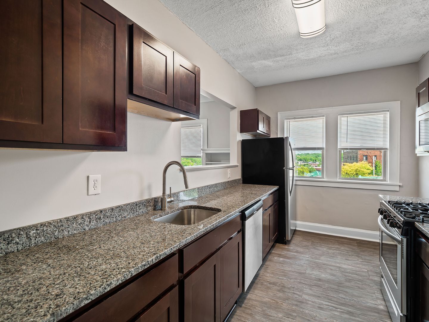 Maycourt Apartments – photo 4