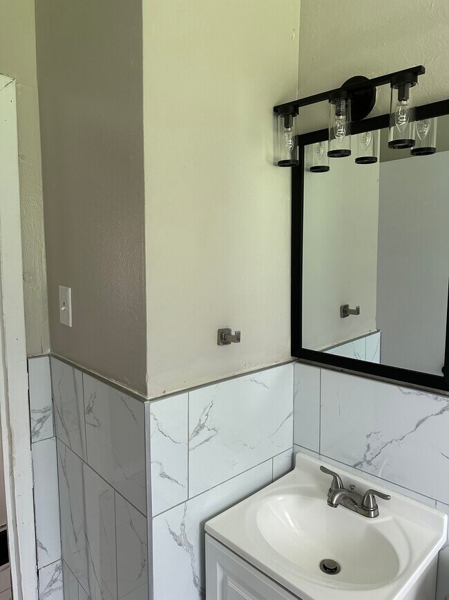 Foto del edificio - 10185 Winkler Dr