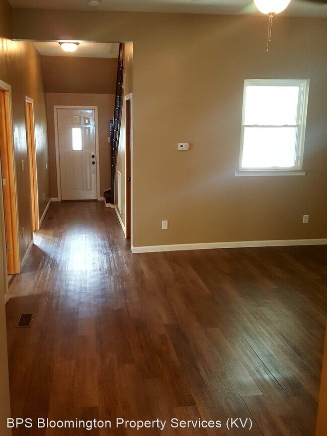 Building Photo - 5 br, 2 bath House - 301 E 10th St