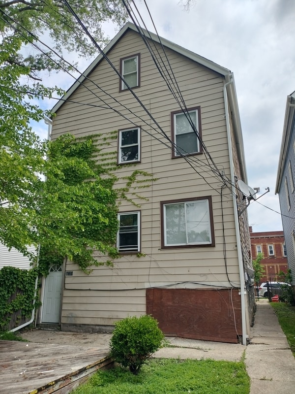Building Photo - 8320 S Muskegon Ave