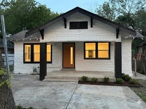 Building Photo - 758 Bethpage Ave