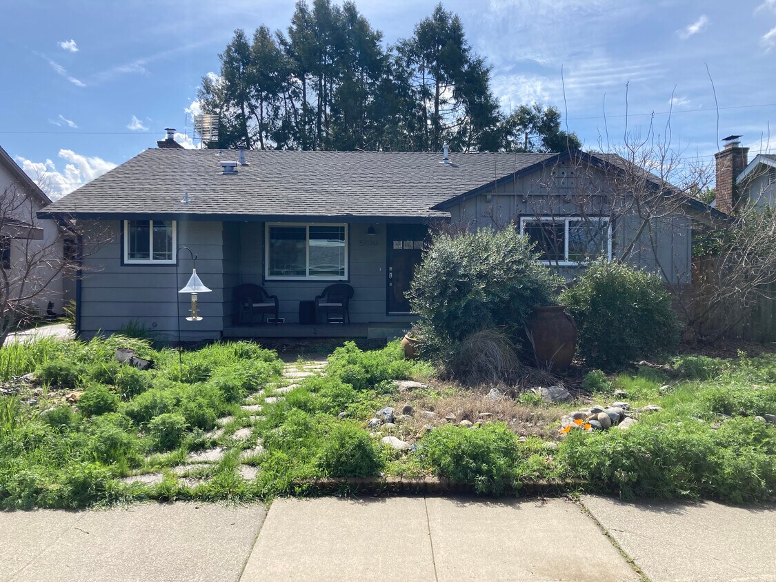 Primary Photo - 5020 Teichert Ave