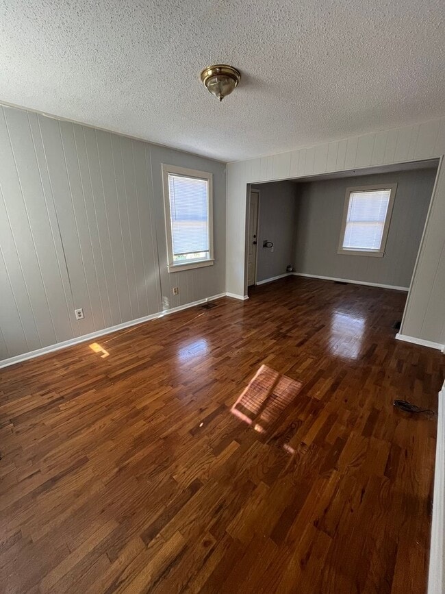 Foto del edificio - Beautiful House in quite neighborhood