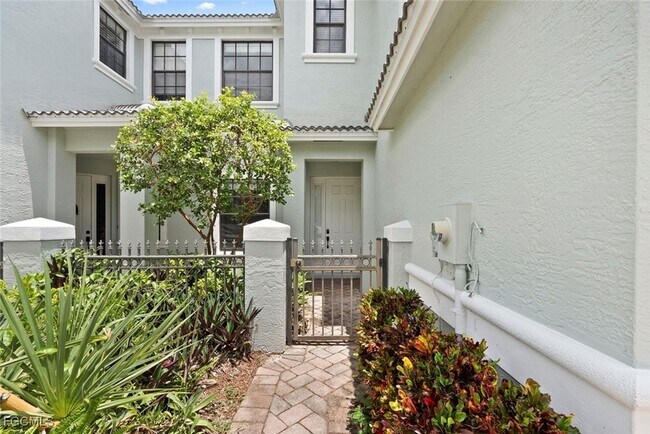 Foto del edificio - 14617 Sutherland Ave