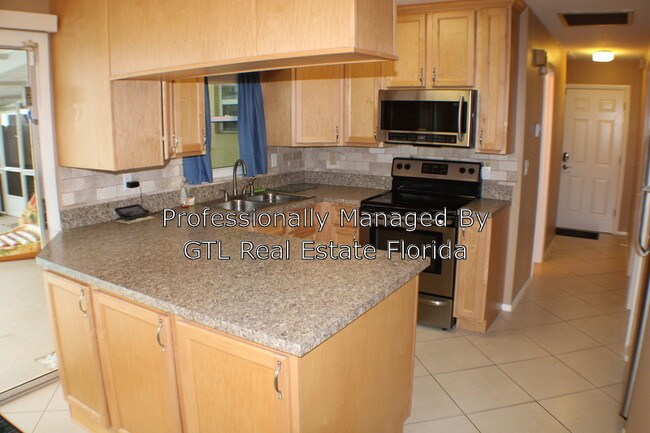 Building Photo - 5053 Palmetto St