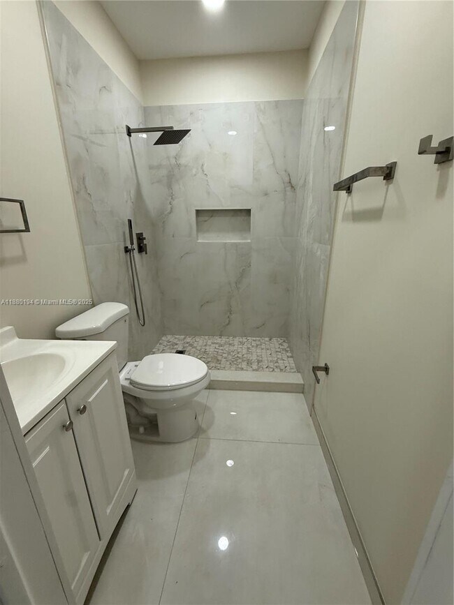 Foto del edificio - 559 NW 2nd St