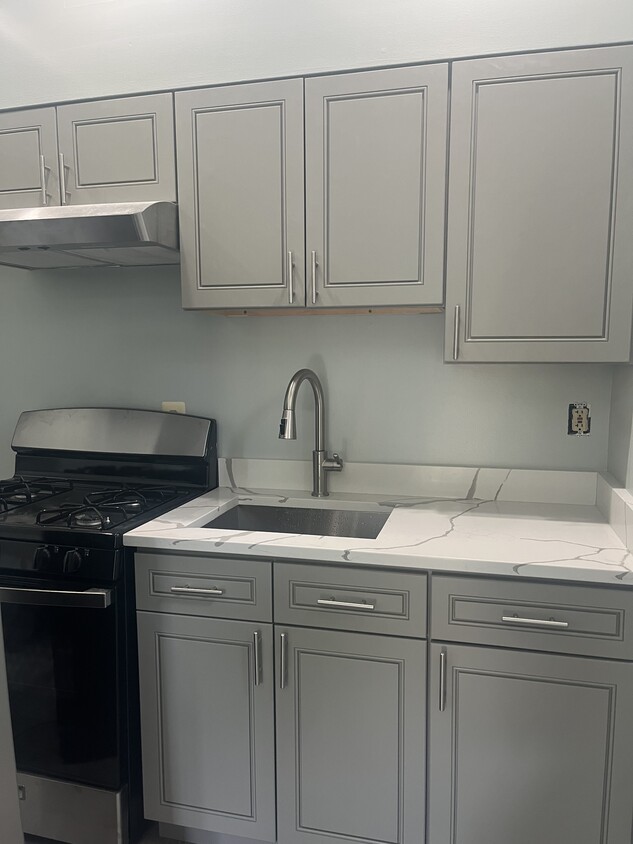 kitchen - 2720 St Paul St