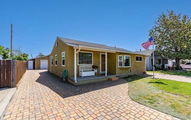 Foto del edificio - 1034 Caldwell Ave