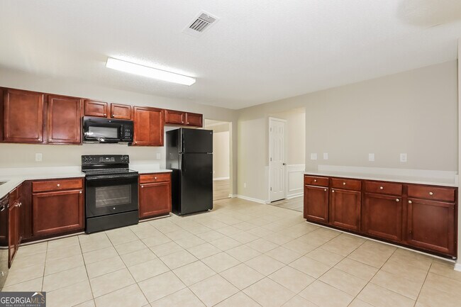 Foto del edificio - 665 Lakeridge Ct