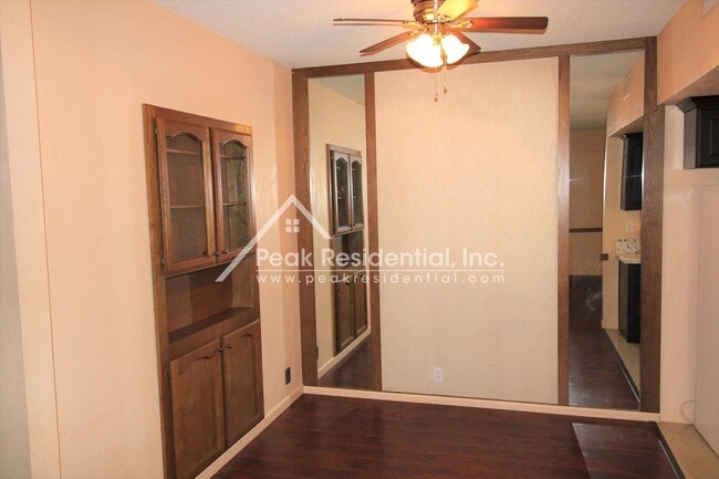 Building Photo - 3 br, 2.5 bath House - 5633 Albert Lane