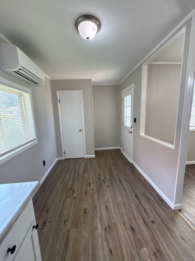 Foto del edificio - 408 3rd Ave NW
