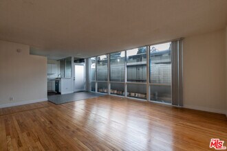 Building Photo - 11131 Rose Ave