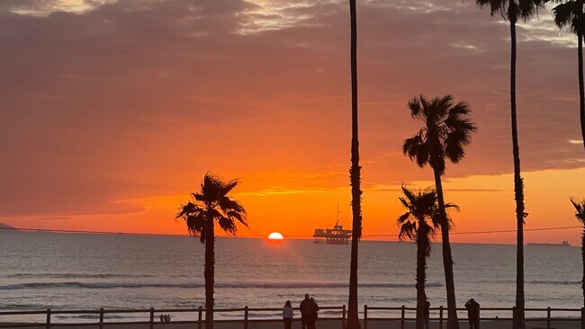 Foto del edificio - 2000 Pacific Coast Hwy