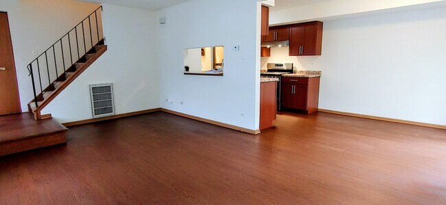Foto del edificio - 300 Teak Ln