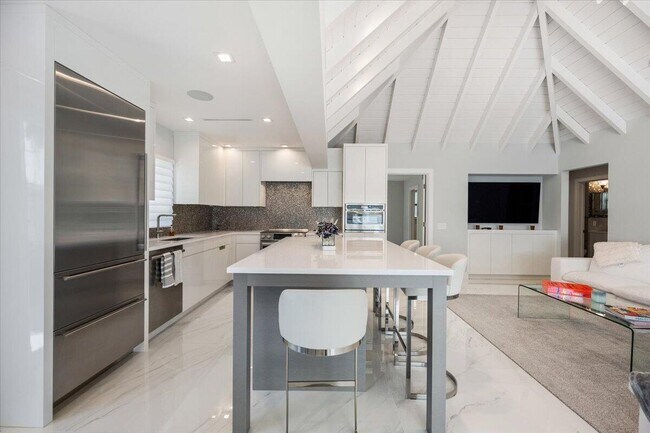 Building Photo - 1371 Lands End Rd