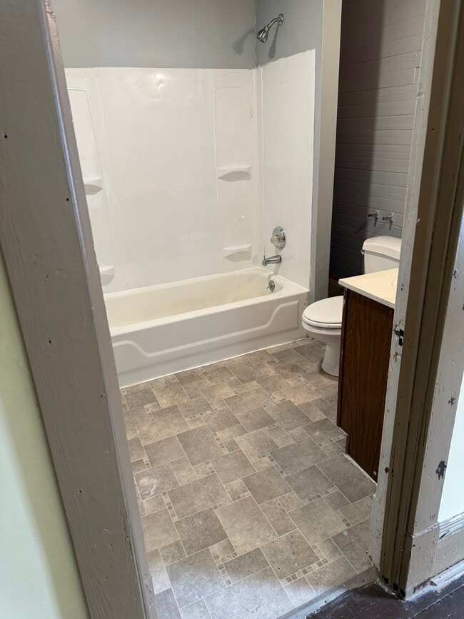 Building Photo - 713 N 8th Ave