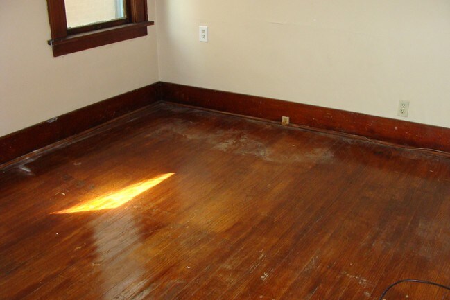 Building Photo - 3015 Elmwood Ave