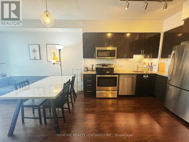 Photo du bâtiment - 7167-7167 Yonge St