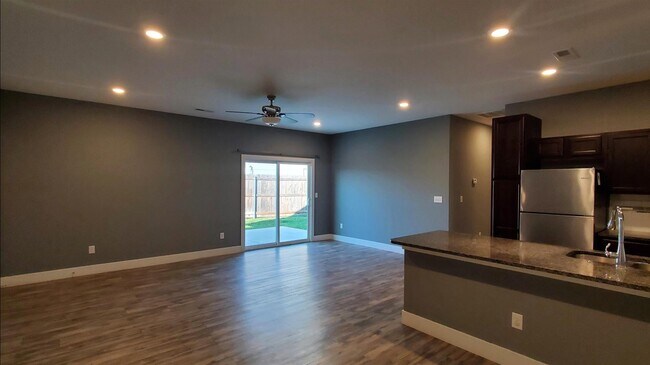 Foto del edificio - 600 N Grandstone St