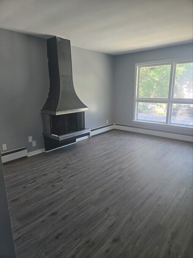 Building Photo - Beautiful one bedroom apartment