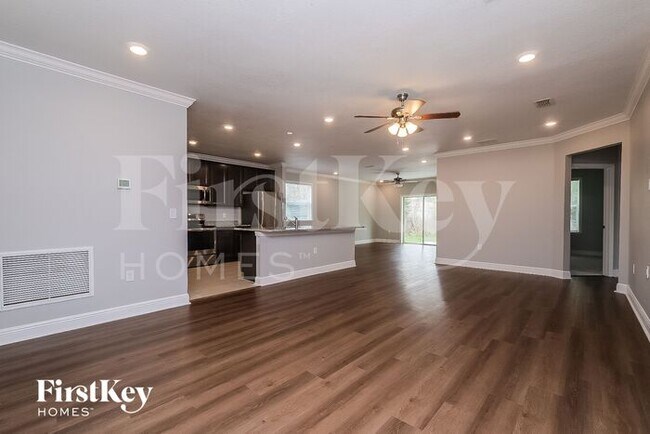 Foto del edificio - 6177 Kinlock Ave