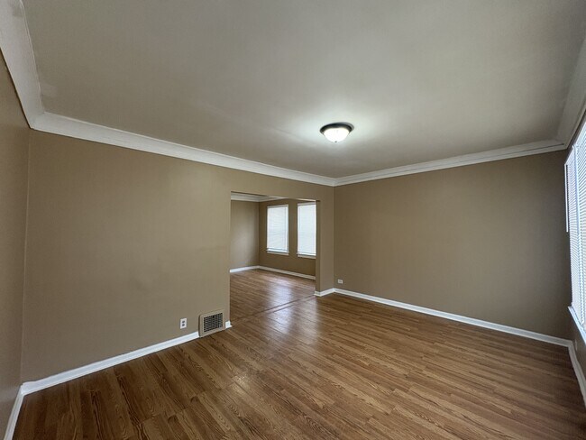 Foto del edificio - 12027 S Lafayette Ave