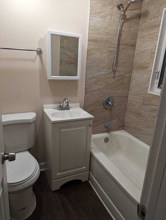 242 S Potomac St Unit 1, Hagerstown, MD 21740 Room for Rent in