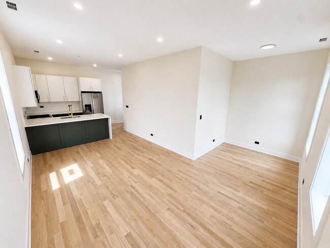 Foto del edificio - 1416 N Maplewood Ave