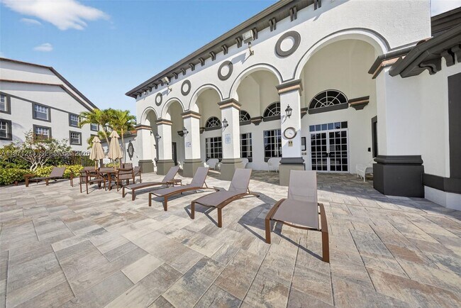 Foto del edificio - 7925 Preserve Cir