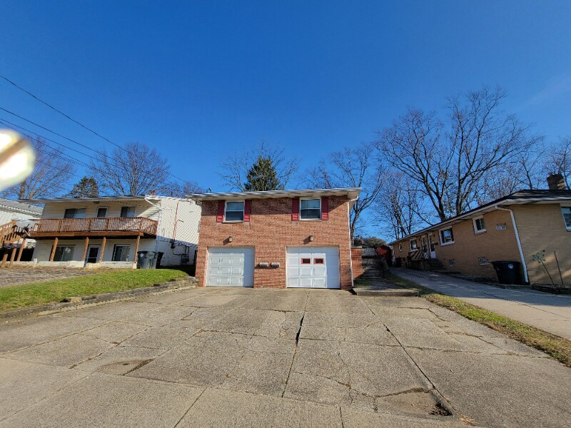 Primary Photo - 423 Larkin Ave