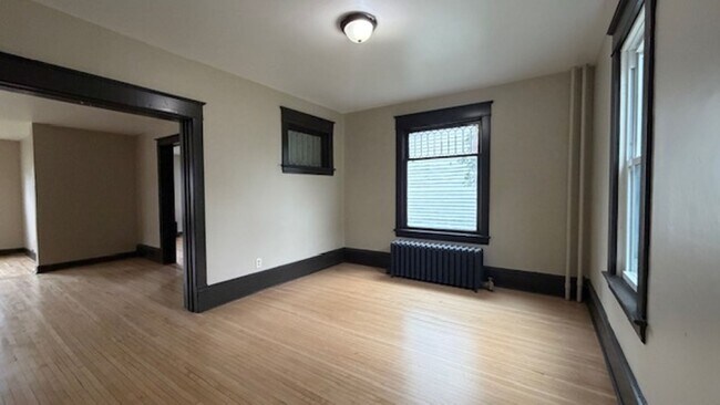 Foto del edificio - 1019 Bemidji Ave N