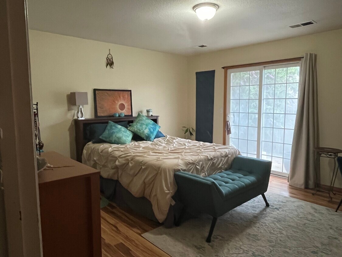 Foto principal - 2527 Rita Ave