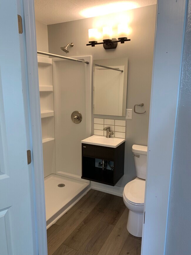 Building Photo - 1327 N 10th St