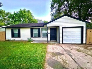 Building Photo - 4914 Enyart St