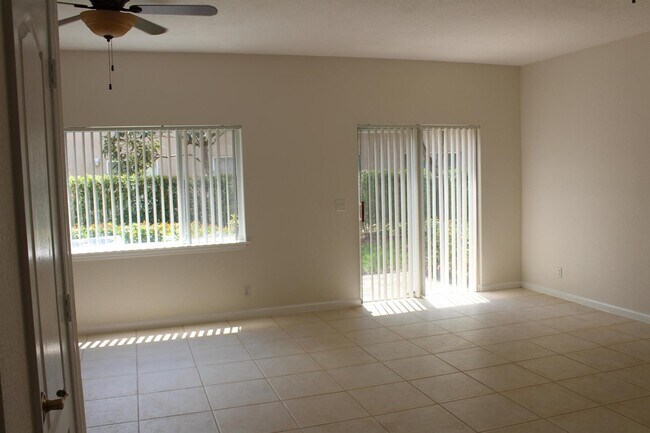 Foto del edificio - 13212 NW 7th Dr