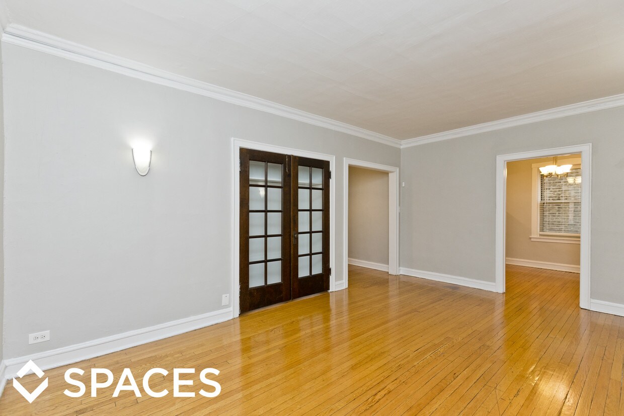 Primary Photo - 4507 N Greenview Ave