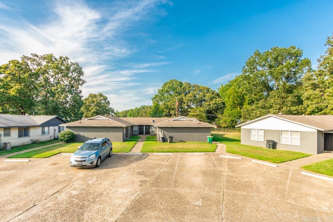 Primary Photo - 19 E Laramie Dr