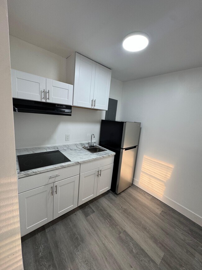 Foto del edificio - 1515 Camphor Dr