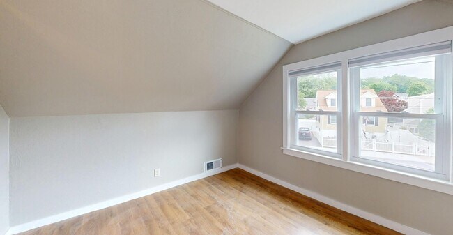 Foto del edificio - 55 Brentwood St