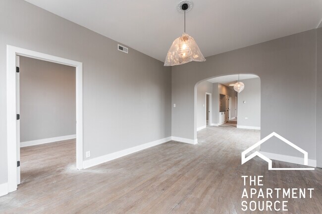 Foto del edificio - 3237 W Armitage Ave