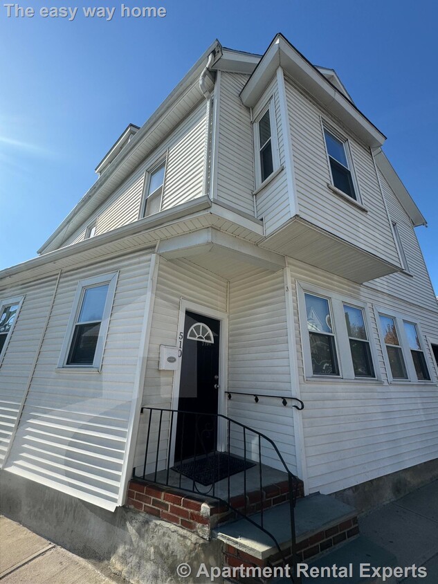 Primary Photo - Somerville/Magoun Sq 5 Bedroom, 3 Bathrooms